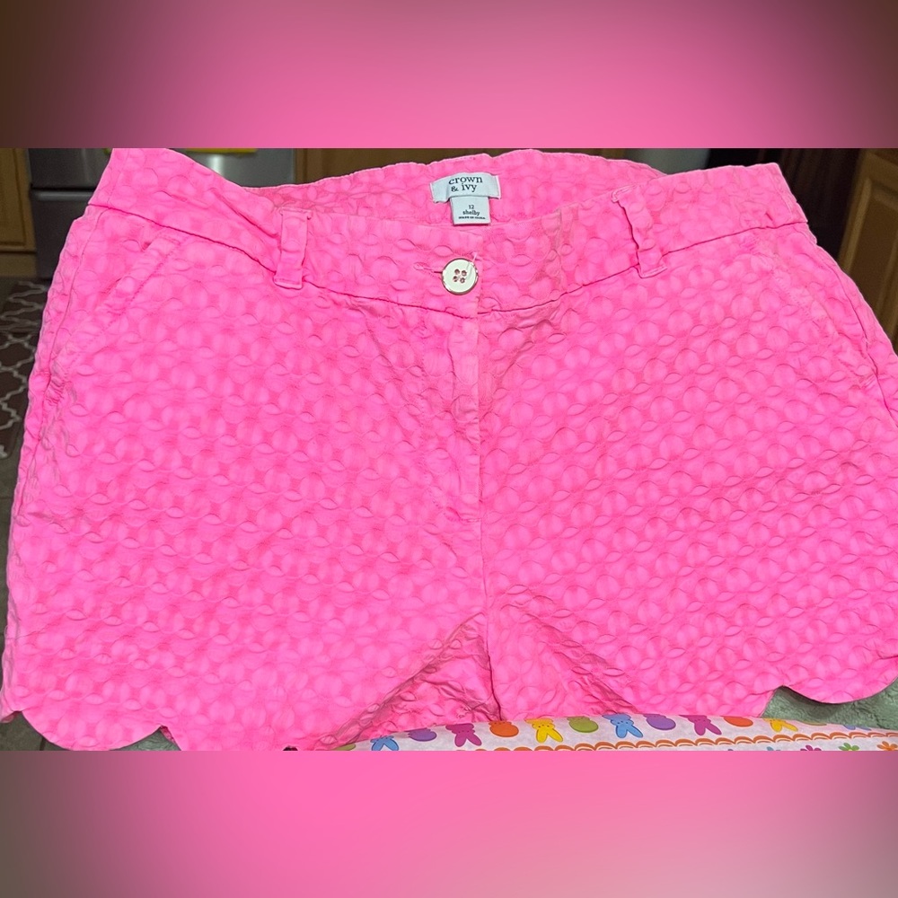 Crown & Ivy Shelby shorts